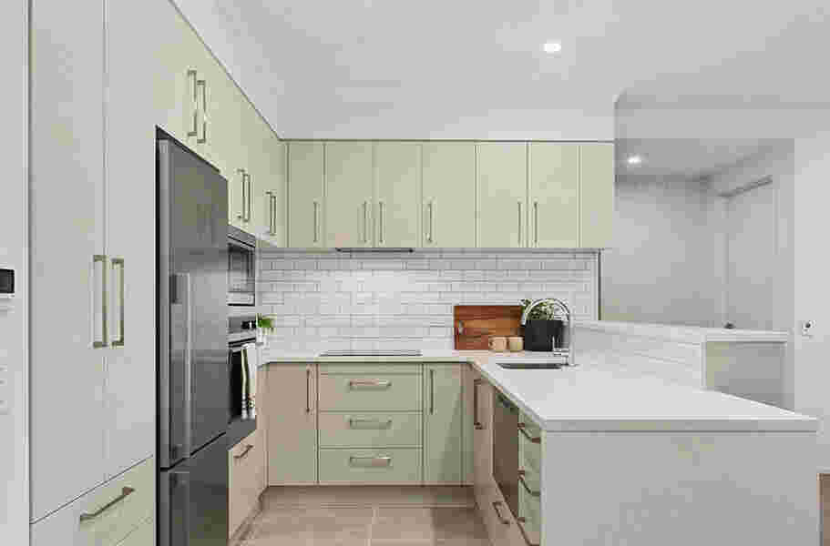 modern-kitchen-holly-lea-village-residences