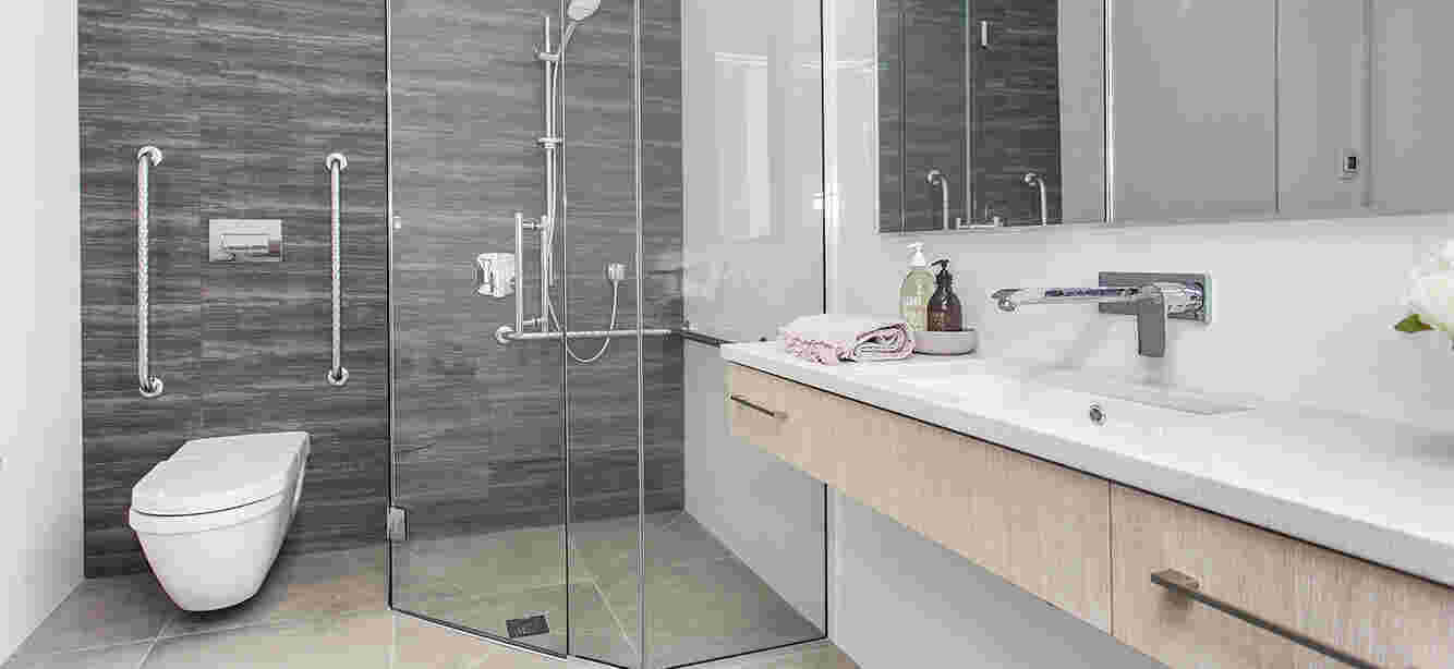 modern-bathroom-holly-lea-village